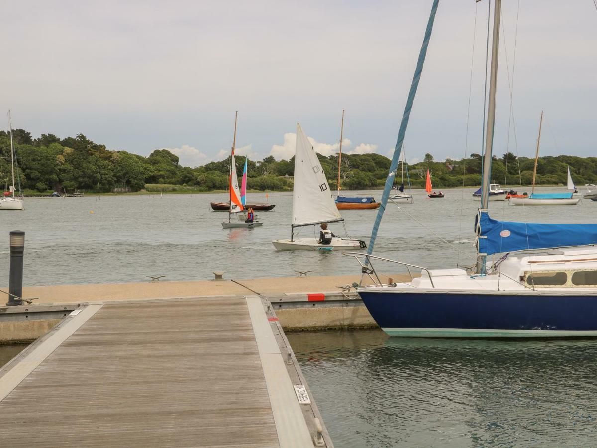 Number 7 Vila Lymington Exterior foto
